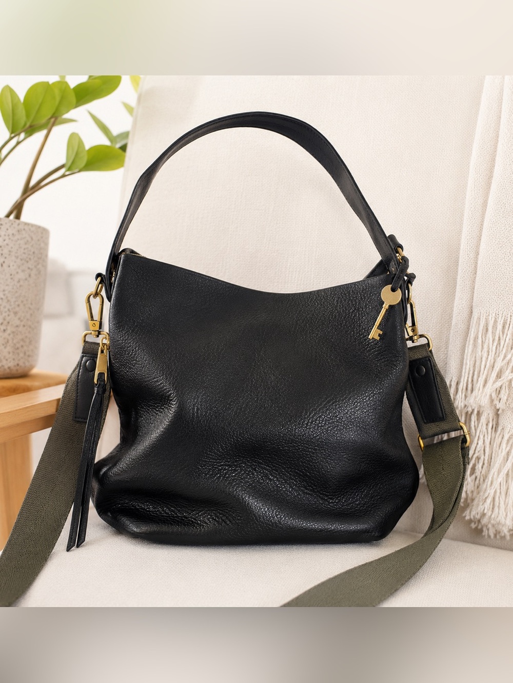 Fossil Black Pebbled Leather Slouchy Hobo Crossbody Bag Brass Hardware